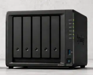 ������� ���������� Synology DS1525neo+